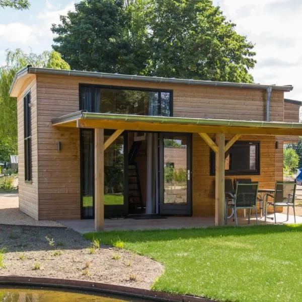 Fraai Tiny House aan het veluwemeer met uitzicht & veranda, hotel em Hulshorst