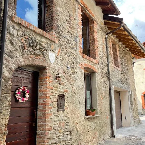 Il Fienile – hotel w mieście Garessio