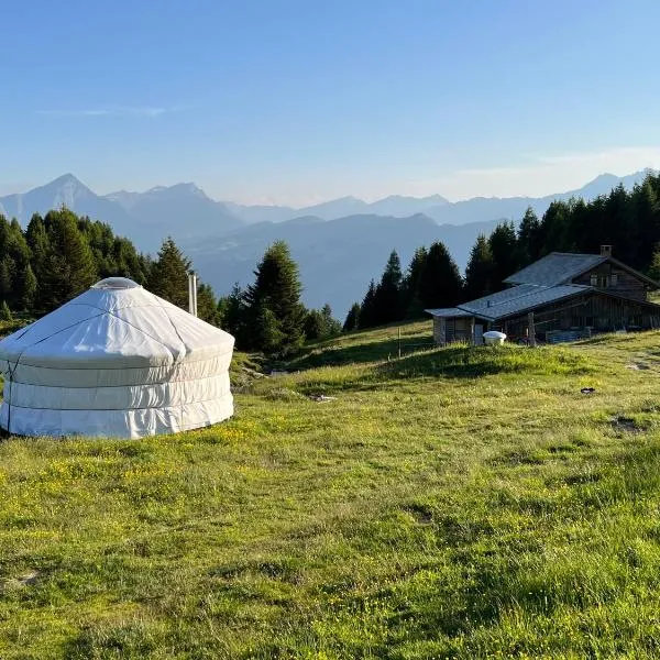 Alp Jurte Skihütte Feldis, hotel v destinaci Feldis