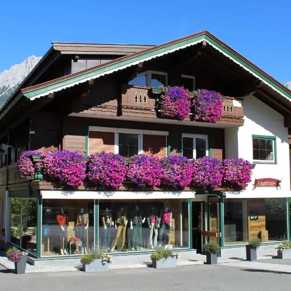 Alpking Hostel, hotel in Ellmau