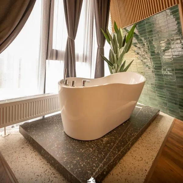 Pine Villas Brezovice, hotel v destinaci Brezovicë