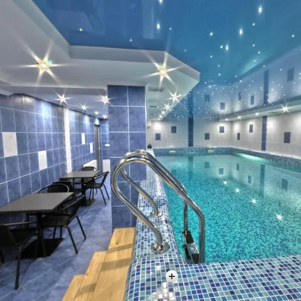 Hotel Forward Pool&Sauna, hotel sa Yasinya