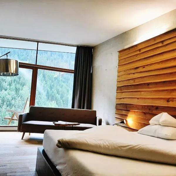 "Quality Hosts Arlberg" Hotel Lux Alpinae, hotel em Sankt Anton am Arlberg
