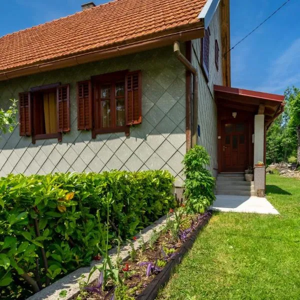 Kuća za odmor Feniks 3, hotel in Ravna Gora