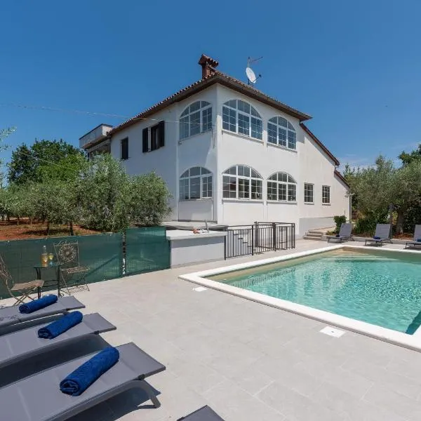 Marinela Korsa with Pool, khách sạn ở Sveti Lovreč Pazenatički