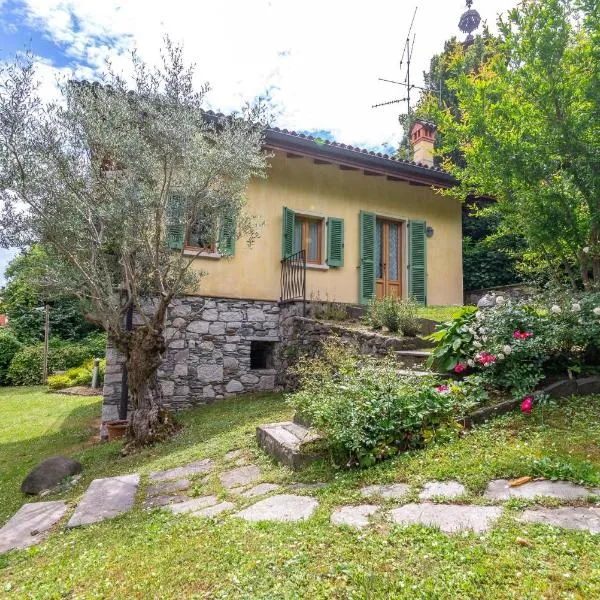 The Dependance of the Villa Isabella Stresa by the little river with private dedicated parking, hotel in Stresa