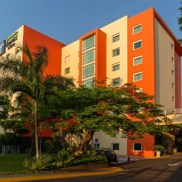 Holiday Inn Express & Suites Cuernavaca by IHG, hotel in Cuernavaca