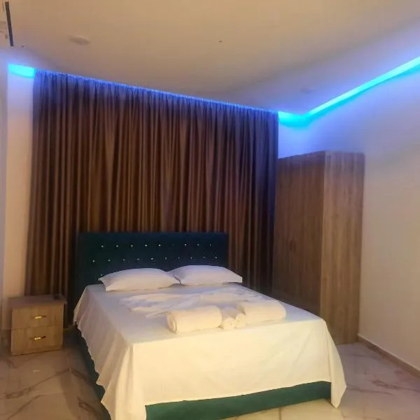 HOTEL MEGNIAR, hotel v destinaci Lushnjë