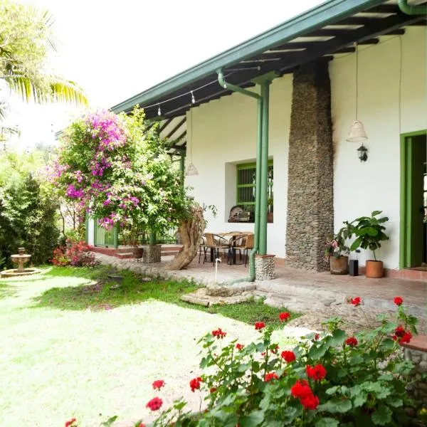 La Liebre bed and breakfast, hotel v destinaci El Retiro