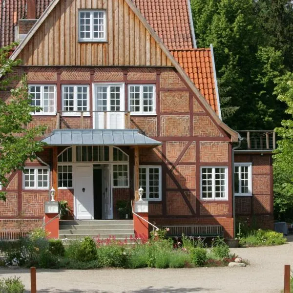 Hotel Waldhof auf Herrenland, hotel in Römnitz