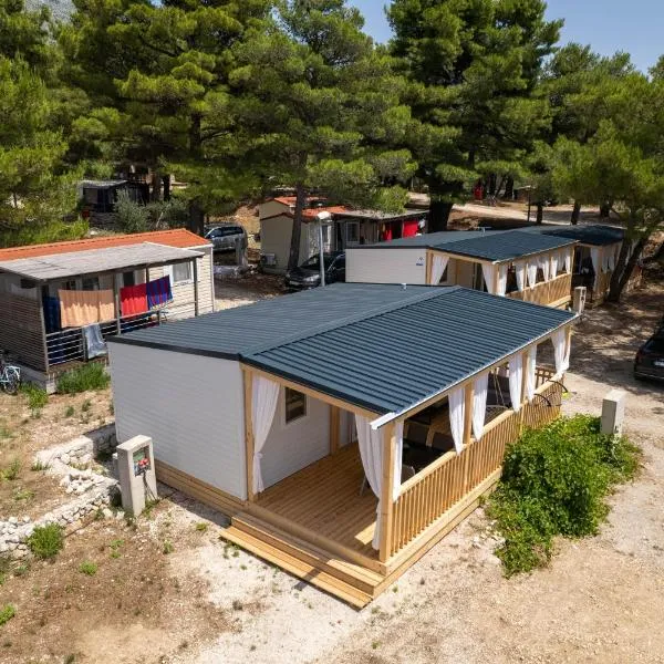 NEW !!! Adria Village Živogošće- camp Dole、ジヴォゴシュチェのホテル