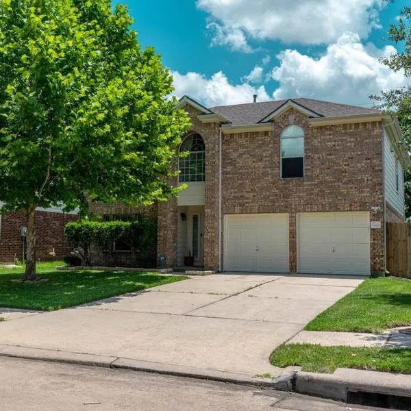 ~~ Big Family Home near 99 / i10 / kid friendly~~, hotel v destinaci Katy
