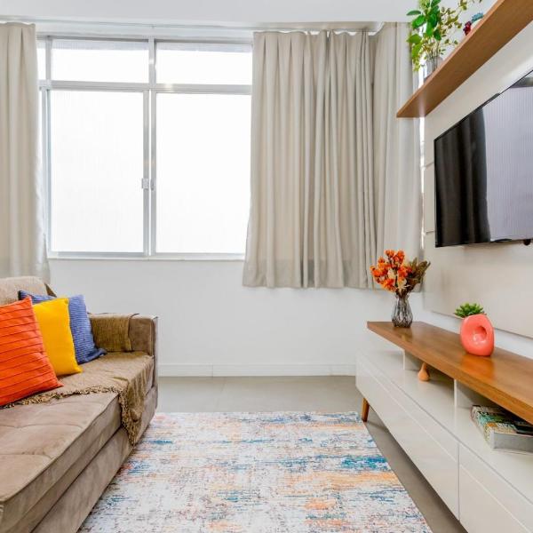 Relax em Copacabana, quarto e sala, 150 mt da Praia, cozinha, maq de lavar roupa e ar