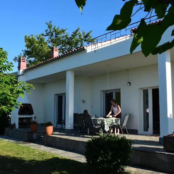 Villa Monte Kariotes, hótel í Samothráki