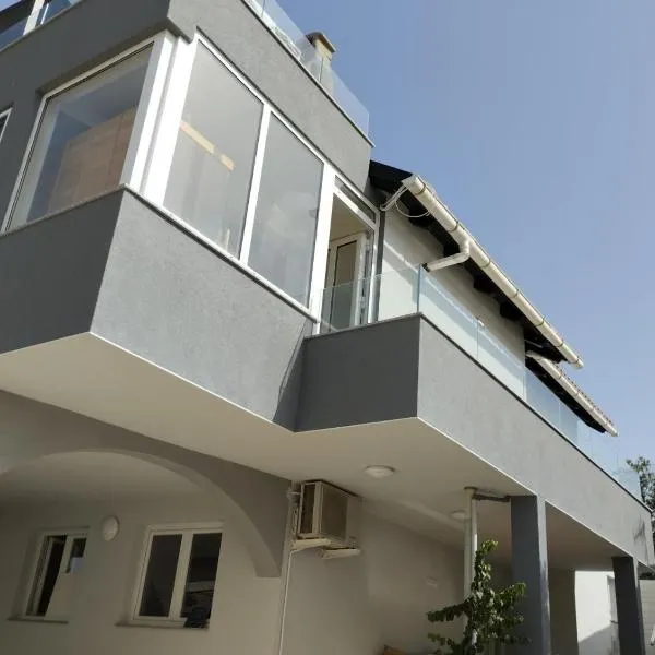 Apartment Sun, hotel di Vir