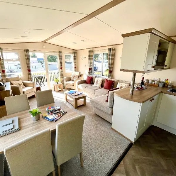 Forget Me Not Caravan - Littlesea Haven Holiday Park, Weymouth, hotel v destinaci Wyke Regis