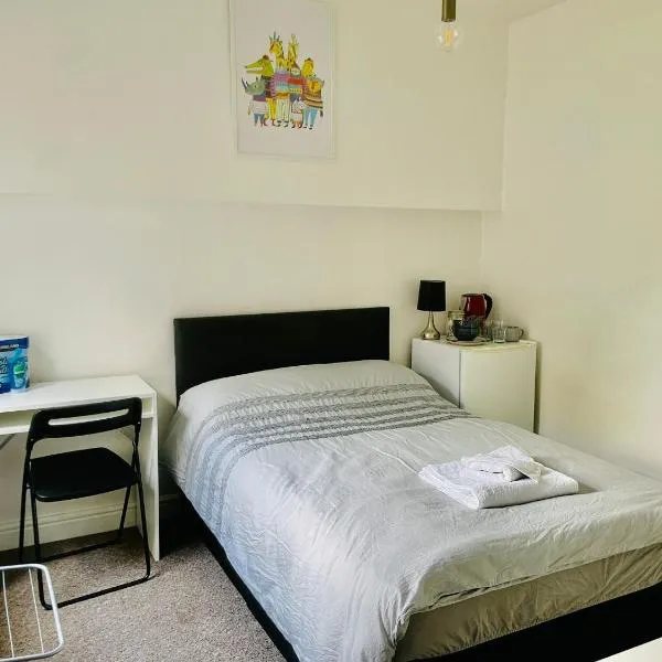 305 High Town Road, hotel in Luton
