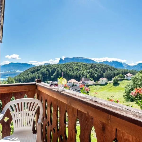 Sallrain Hof Apartment 2, hotel v destinaci Collalbo
