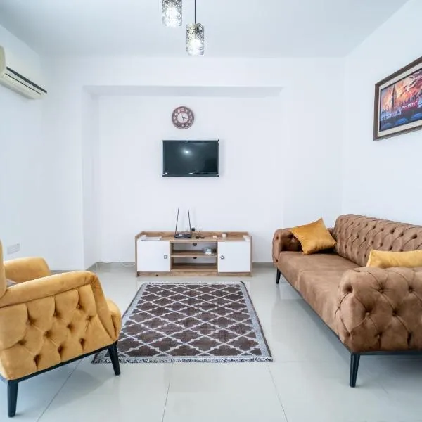 Beautiful Two-bedroom Apartment with Sea and Mountain views Sel 8-5, hotel v destinaci Kyrenia