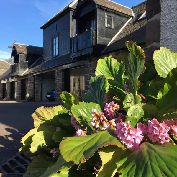 The Art Loft at Beechtrees, Crieff, hotel v destinaci Crieff