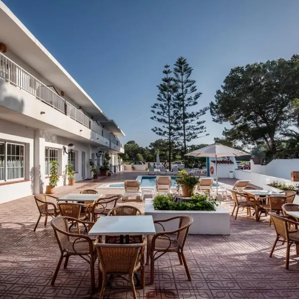 Hostal Es Pi - Emar Hotels, hotel en Playa de Migjorn