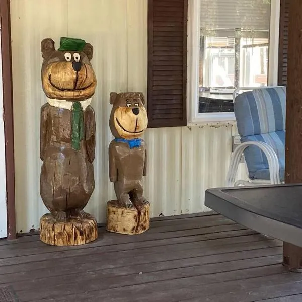 Grandma's Home in the Woods. Yellowstone, hotel v destinaci Island Park