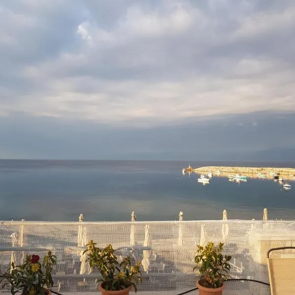 KORONI MARE -Sea view apartment/διαμέρισμα με θέα στην θάλασσα，科羅尼的飯店
