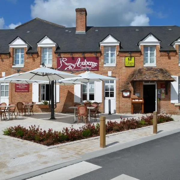 Logis Hôtel Auberge du Cheval Blanc, hotel v destinaci Yvoy-le-Marron
