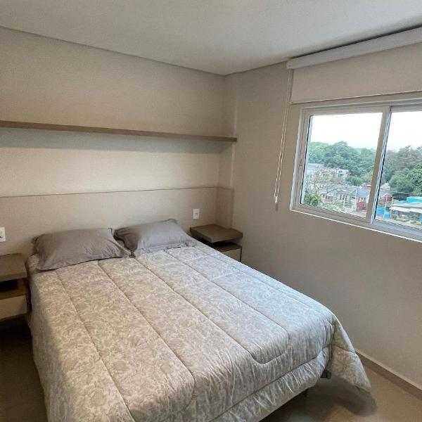 Apartamento novinho e confortável no centro de Foz - Foto 2