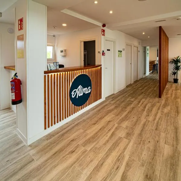 Alima Surf & Hotel, ξενοδοχείο σε Ajo