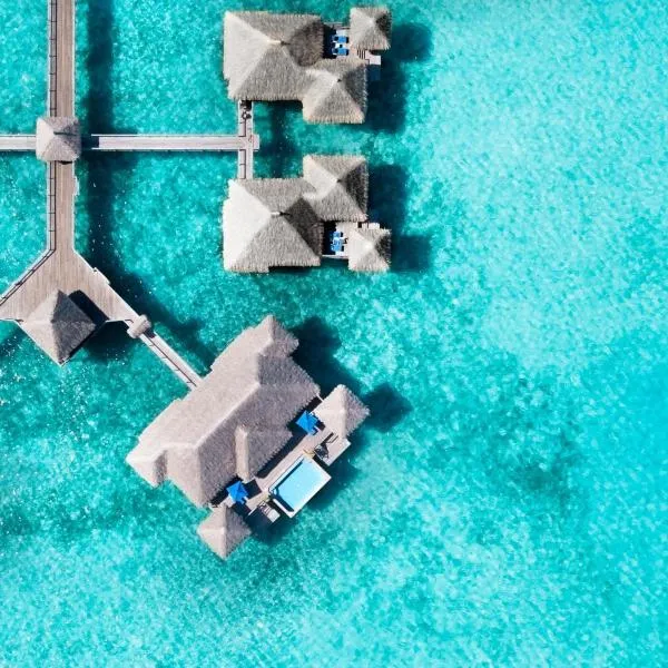 ザ セント レジス ボラ ボラ リゾート（The St. Regis Bora Bora Resort）、ボラボラのホテル