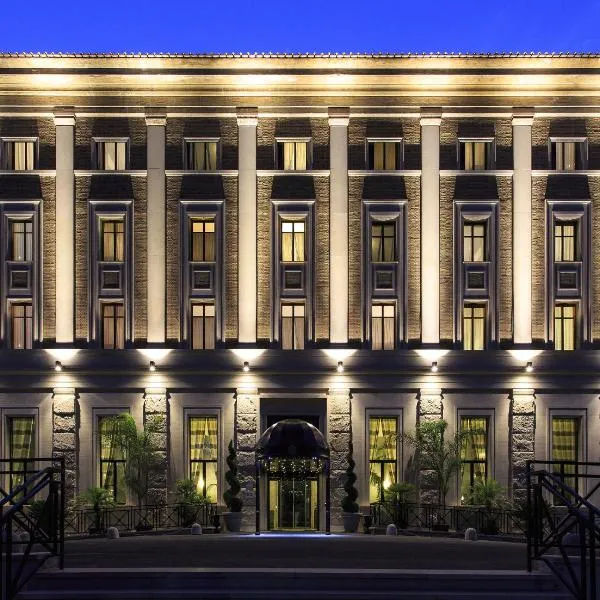 TH Roma - Carpegna Palace、La Botiacciaのホテル