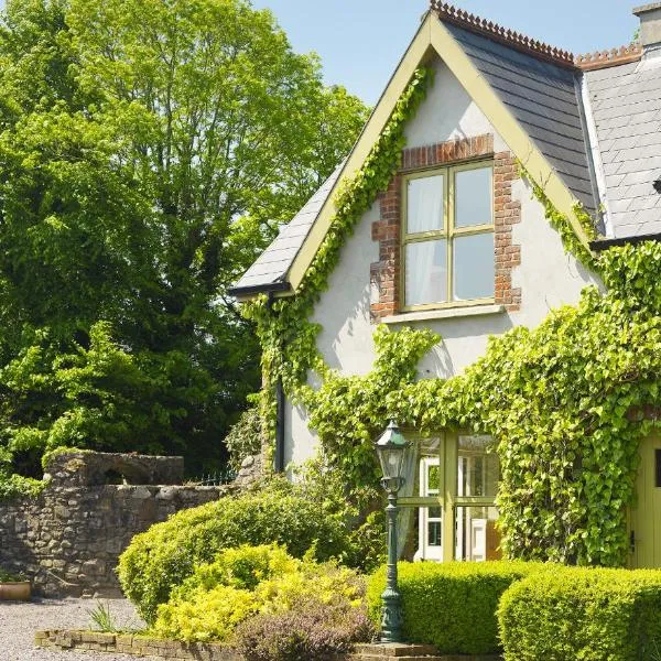 Courtyard Cottages, hotel in Tralee