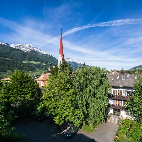 Hotel Pension Schweitzer, hotel v destinaci Silandro