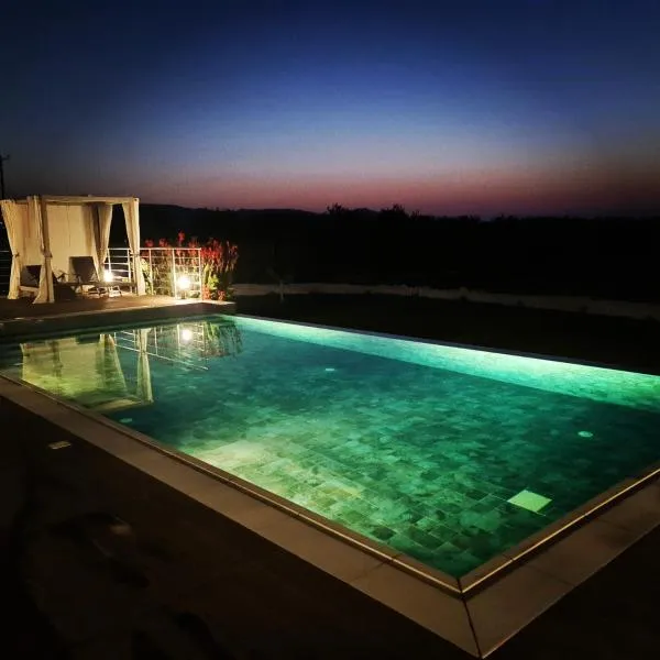 Eva Luxury Villa, hotel v destinaci Lachi
