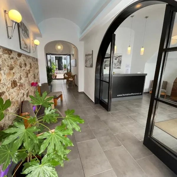 Hostal Mediterráneo, hotel v destinaci Tossa de Mar