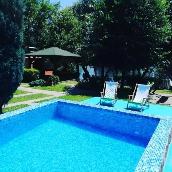 Vikendica Pavle, hotel v destinaci Vrhpolje