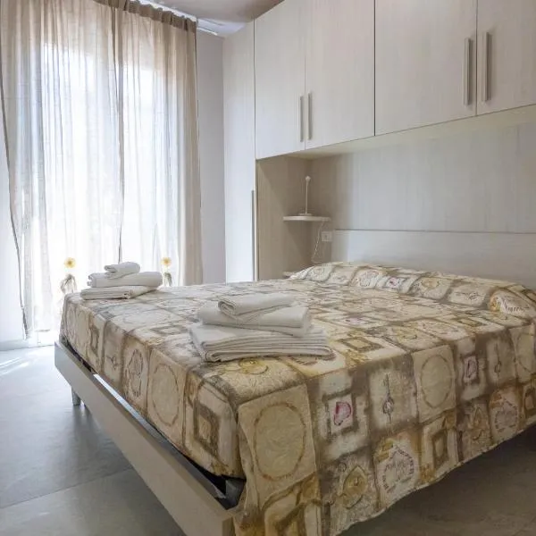 Camere Casa Azzurra, hotel v destinaci Porto San Giorgio