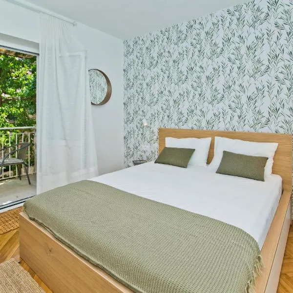 Hvar Deluxe Rooms、フヴァルのホテル