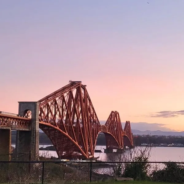 Three Bridges Waterfront, hotel em North Queensferry