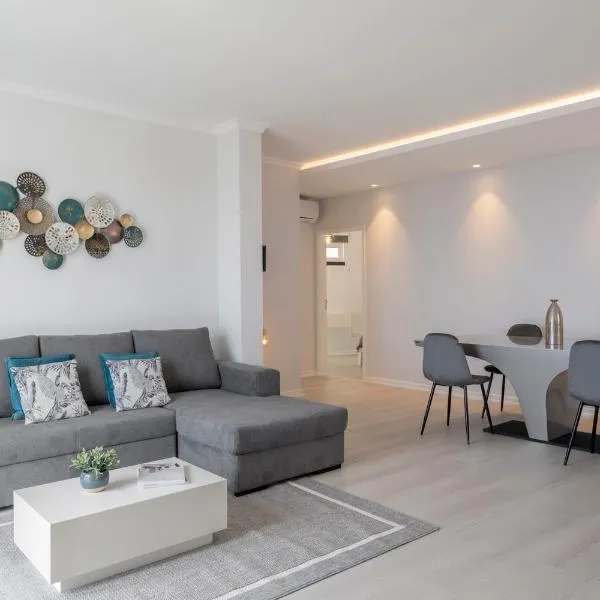 Intelsol Calheta Apartments by An Island Apart, hotel v destinaci Calheta