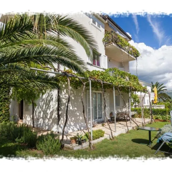 Hostel Oktarin, hotel v destinaci Kaštela