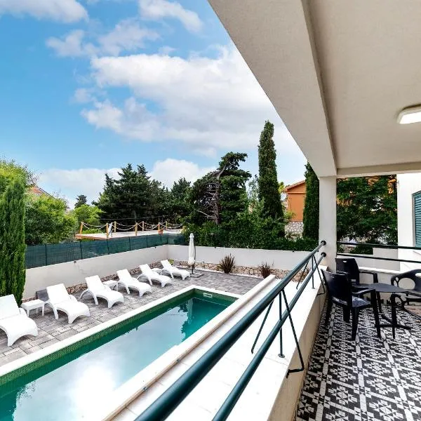 Mama House Villa, hotel in Novalja