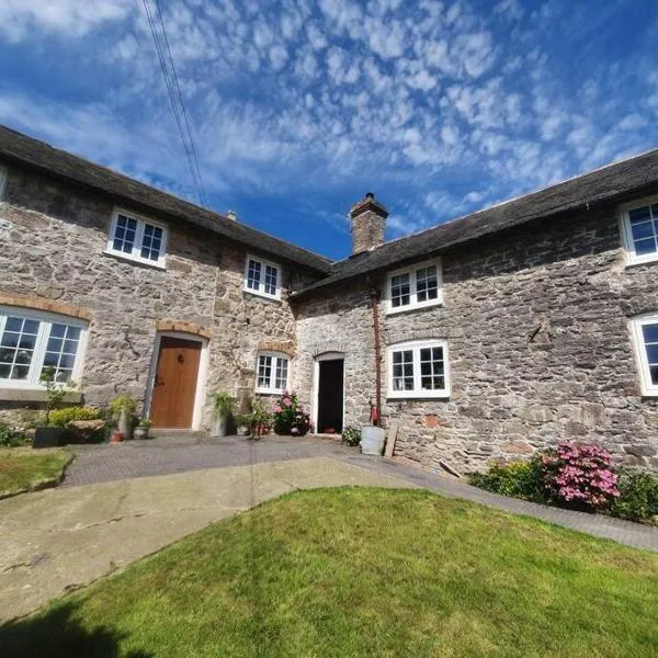 Farmhouse Cottage set in beautiful countryside: Llanarmon-Mynydd-mawr şehrinde bir otel