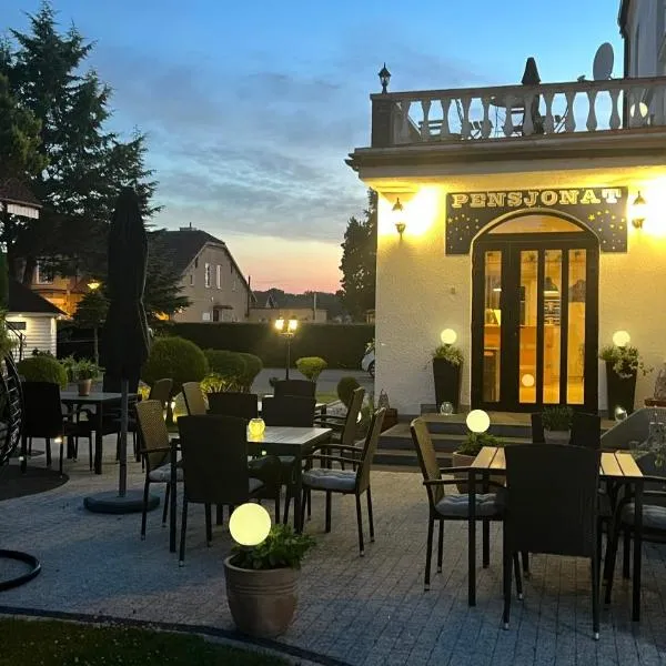 Pensjonat Pod Wozem, hotel in Trzebiatów nad Regą