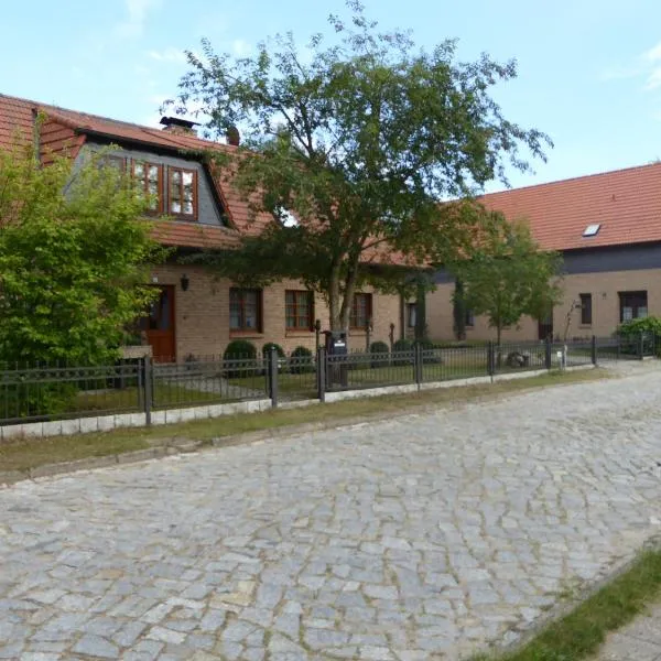 Ferienhof Rätzsee, hotel v destinaci Drosedow