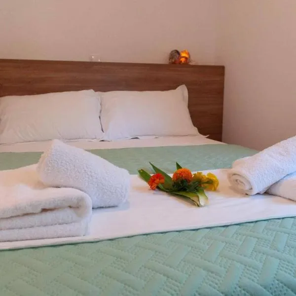 Charoula's Apartments, hotel v destinaci Sivota