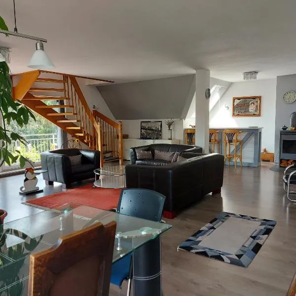 Ferienwohnung Frankfurt, hotel v destinácii Neu-Anspach
