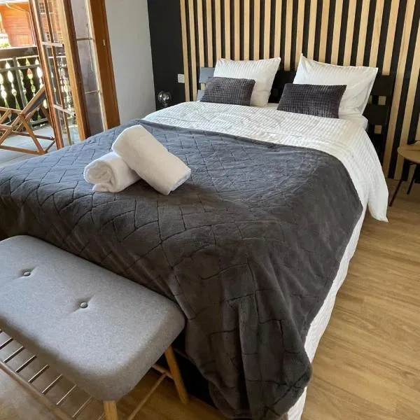 Appartement 53m2 rénové dans un chalet au coeur de Charmey avec vue sur les montagnes, hotel v destinaci Charmey