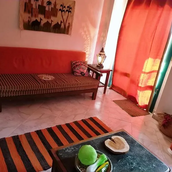 2 bedroom challet with private garden at Riviera beach resort Ras Sudr,Families only، فندق في رأس سدر